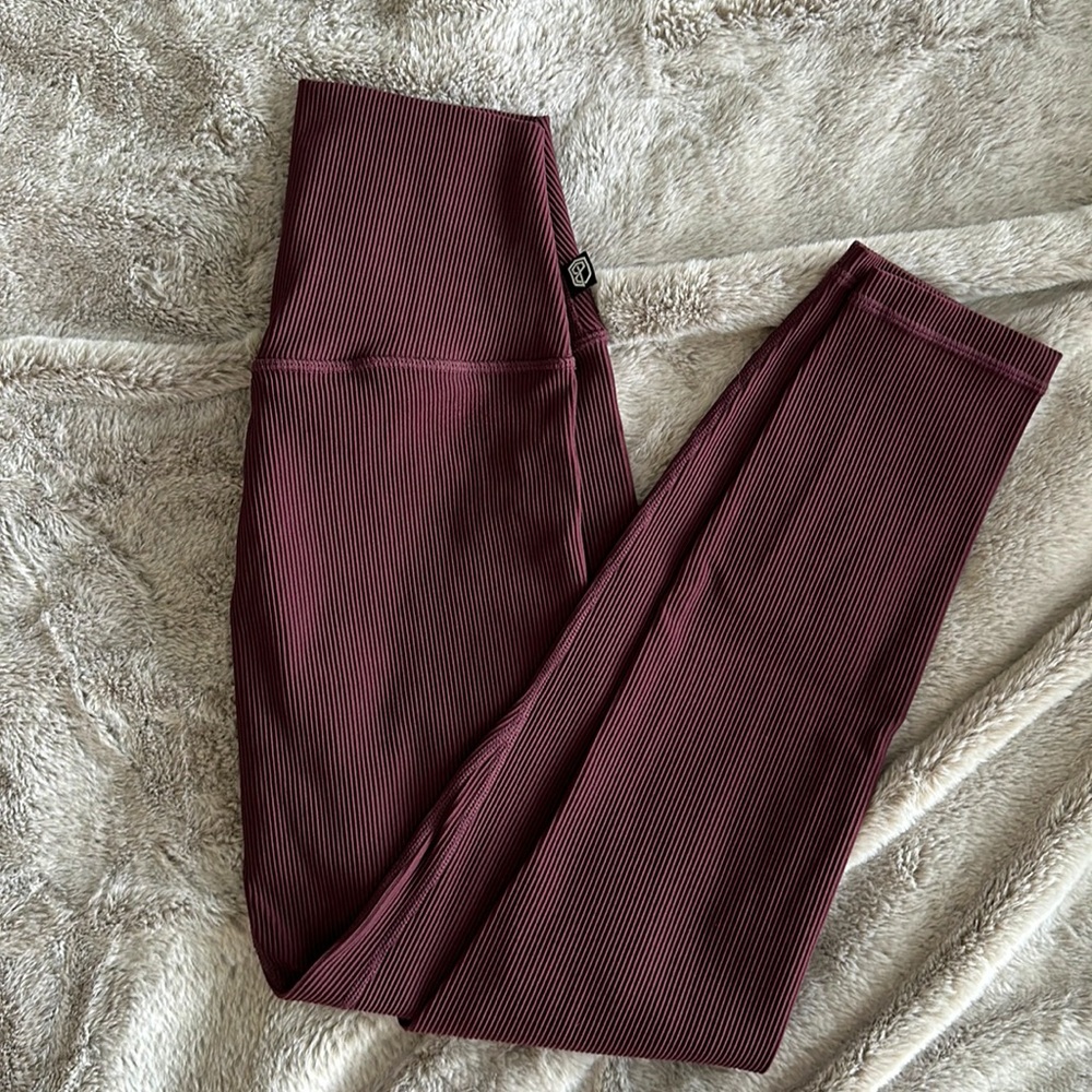 Born Primitive Limitless Leggings in Black Cherry